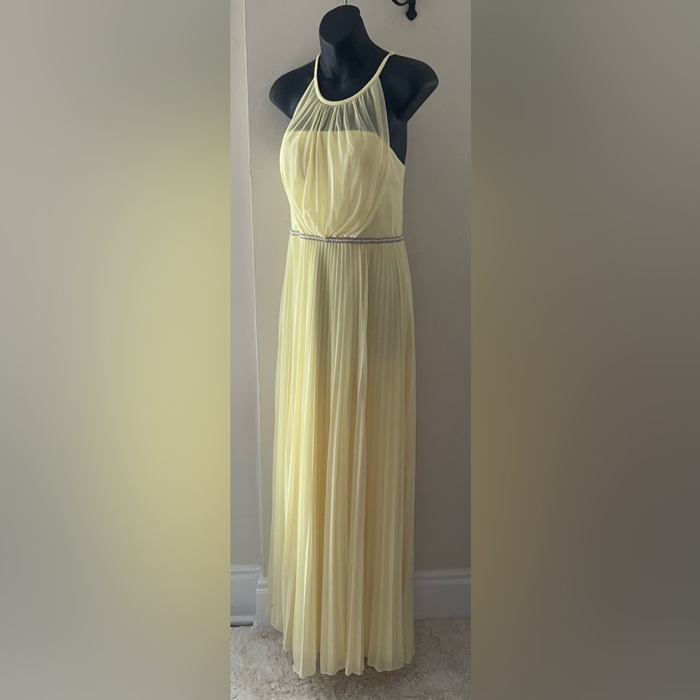 Aqua Dresses Yellow Pleated Halter Gown NWT Size 6